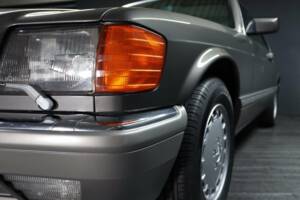 Image 21/30 of Mercedes-Benz 560 SEC (1988)