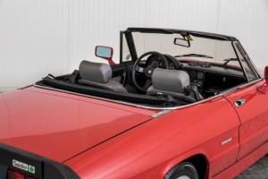 Image 36/50 of Alfa Romeo 2.0 Spider QV (1988)