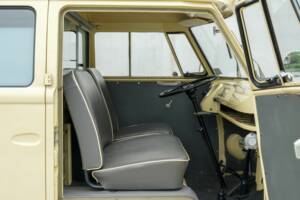 Bild 13/37 von Volkswagen T1 Kastenwagen (1966)
