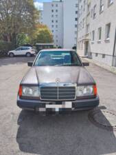 Afbeelding 1/9 van Mercedes-Benz 400 E (1993)