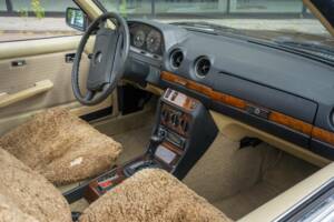 Image 2/8 of Mercedes-Benz 280 C (1979)