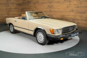 Immagine 24/29 di Mercedes-Benz 380 SL (1983)