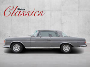 Image 4/26 of Mercedes-Benz 280 SE 3,5 (1970)