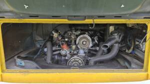 Bild 44/50 von Volkswagen T2b Kastenwagen (1976)