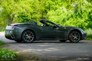 Image 62/85 of Ferrari California (2010)