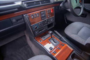 Afbeelding 17/30 van Mercedes-Benz 300 GE (SWB) (1991)