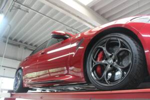 Bild 8/50 von Alfa Romeo Giulia Quadrifoglio (2017)