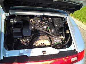 Imagen 23/23 de Porsche 911 Carrera (1995)