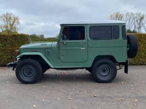 Image 4/18 de Toyota Land Cruiser FJ 40 (1978)