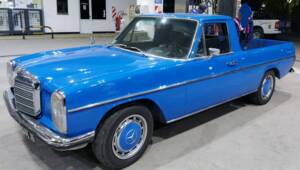 Image 8/33 of Mercedes-Benz 220 D (1972)
