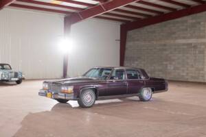 Image 13/58 of Cadillac Brougham Elegance (1988)