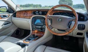 Bild 4/9 von Jaguar XJR Super V8 (2004)
