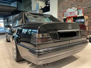 Immagine 6/8 di Mercedes-Benz 500 E (1996)