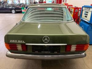 Image 16/19 of Mercedes-Benz 280 SEL (1983)