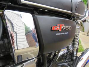 Immagine 37/50 di Suzuki GT 750 (1977)