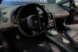 Image 13/15 of Lamborghini Gallardo LP 560-4 Spyder (2012)