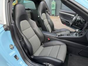 Image 17/29 of Porsche 911 Targa 4S (2015)
