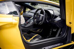Image 18/21 of Lamborghini Aventador LP 750-4 SV (2016)