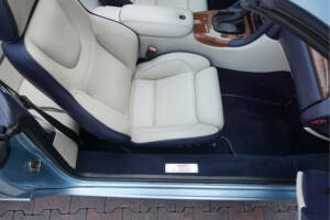 Bild 38/50 von Aston Martin DB 7 Vantage Volante (2000)