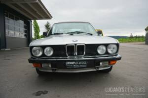Image 13/59 of BMW 528i (1982)