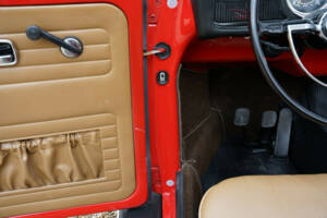 Immagine 23/50 di Volkswagen Super Beetle (1971)