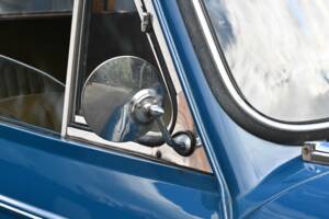 Image 27/37 of Morris Minor 1000 Traveller (1971)