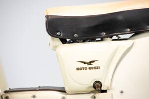 Image 21/50 of Moto Guzzi Galletto (1962)