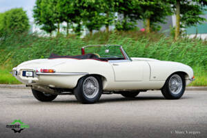 Image 50/65 de Jaguar E-Type 3.8 Flat Floor (1961)