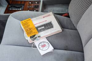 Immagine 27/44 di Mercedes-Benz 500 SE (1985)