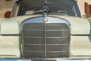 Image 13/50 of Mercedes-Benz 200 (1966)