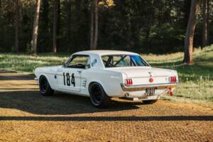 Image 6/19 of Ford Mustang Notchback (1965)