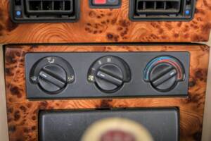 Immagine 20/50 di MG RV8 (1994)