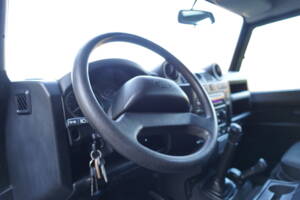 Bild 38/73 von Land Rover Defender 90 (2008)