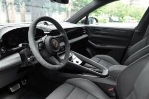 Image 3/13 of Porsche Macan GTS (2026)