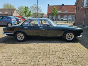 Bild 13/14 von Jaguar XJ 6 4.2 (1973)