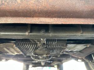 Image 10/12 of Volkswagen T2b panel van (1976)