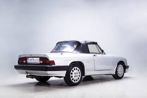 Imagen 15/36 de Alfa Romeo 2.0 Spider (1990)