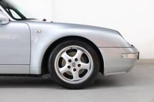 Immagine 27/32 di Porsche 911 Carrera (1994)