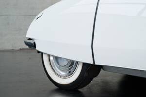 Bild 38/50 von Citroën DS 21 Pallas (1966)