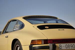 Image 17/77 de Porsche 911 2.7 S (1974)