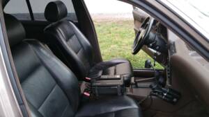 Bild 9/16 von BMW 525i (1988)