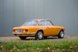 Image 17/38 of Alfa Romeo Giulia GT 1300 Junior (1968)