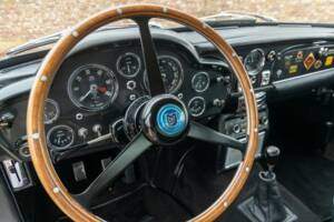 Image 15/50 de Aston Martin DB 5 Vantage (1965)