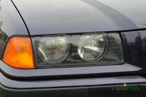 Bild 46/50 von BMW 320i (1994)