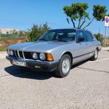 Image 4/41 of BMW 745i (1984)