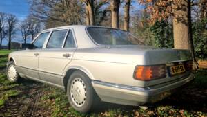 Image 3/18 de Mercedes-Benz 420 SEL (1987)