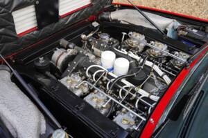 Image 42/50 de Ferrari 365 GT4 2+2 (1974)