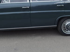Image 18/31 of Mercedes-Benz 220 SE b (1963)