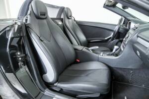 Afbeelding 39/50 van Mercedes-Benz SLK 200 Kompressor (2007)