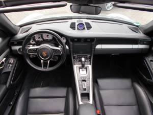 Immagine 7/15 di Porsche 911 Targa 4S (2017)